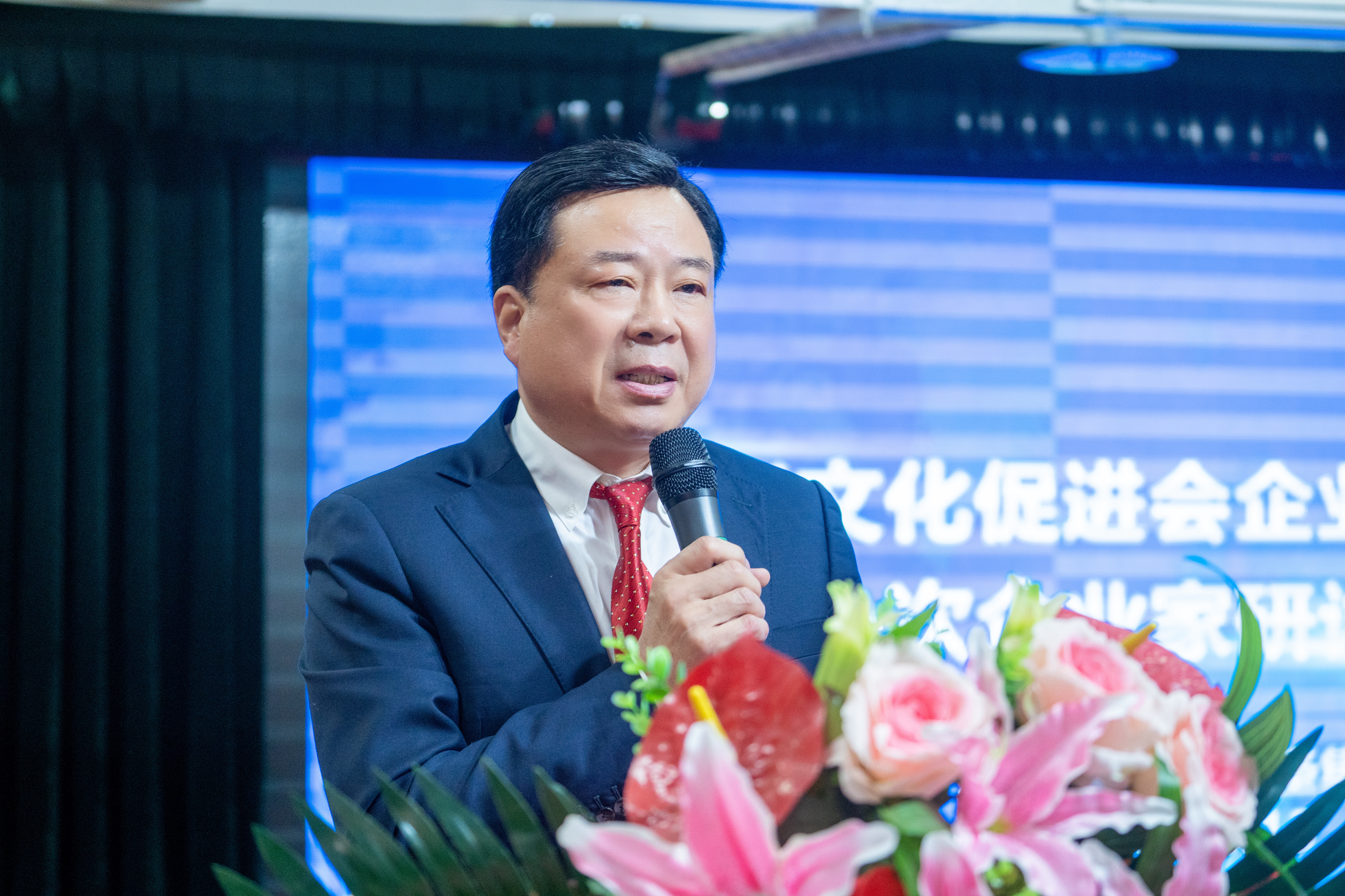 河南省孝文化促進(jìn)會(huì)企業(yè)家工作委員會(huì)、特邀企業(yè)家、第一次研討交流會(huì)隆重召開(kāi)